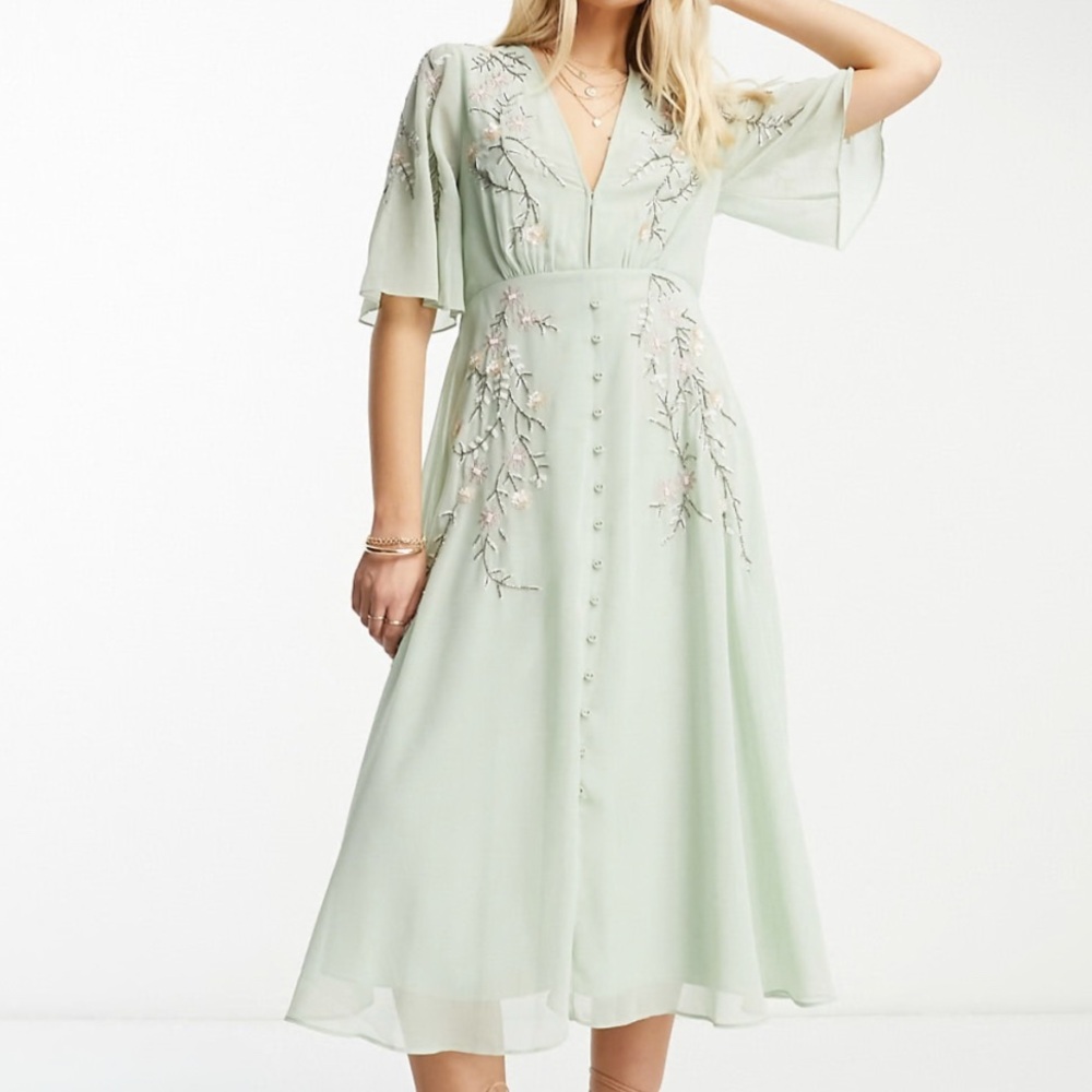 Hope & Ivy| embroidered plunge flutter sleeve midi dress in sage